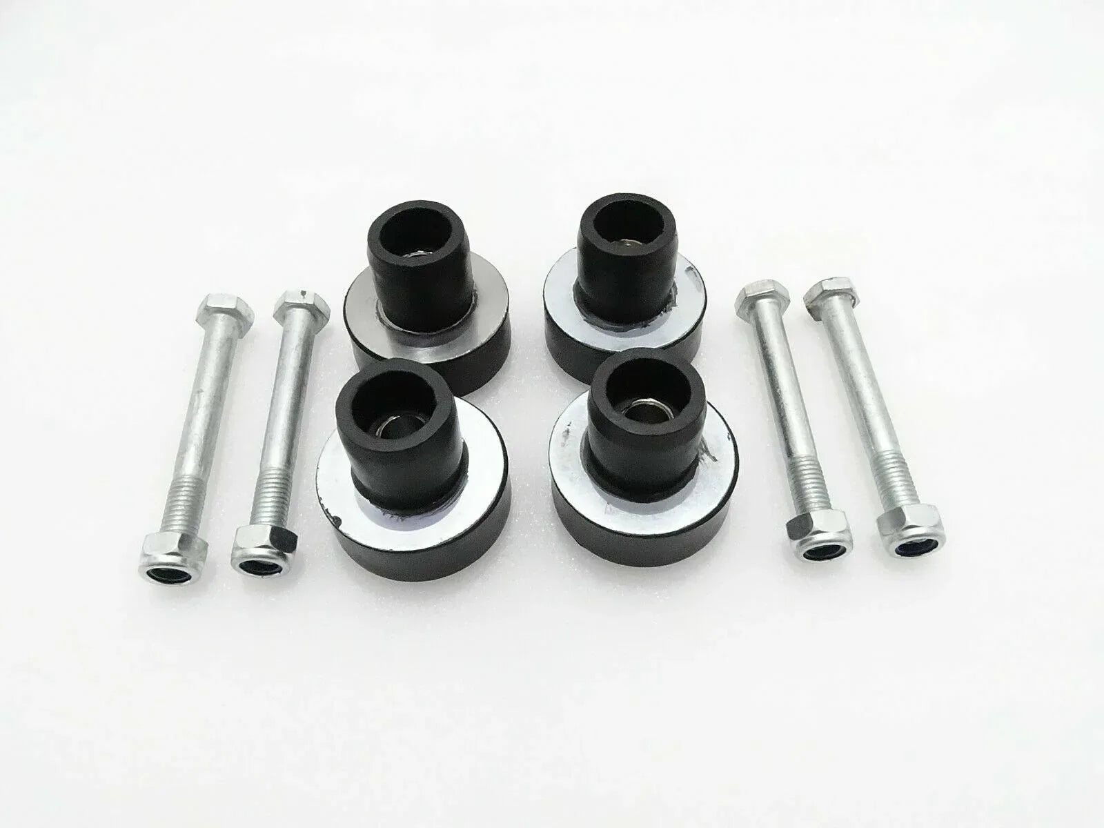 Engine Mounts / Nuts / Bolts Set of 4 Suitable for JCB - StellerGear