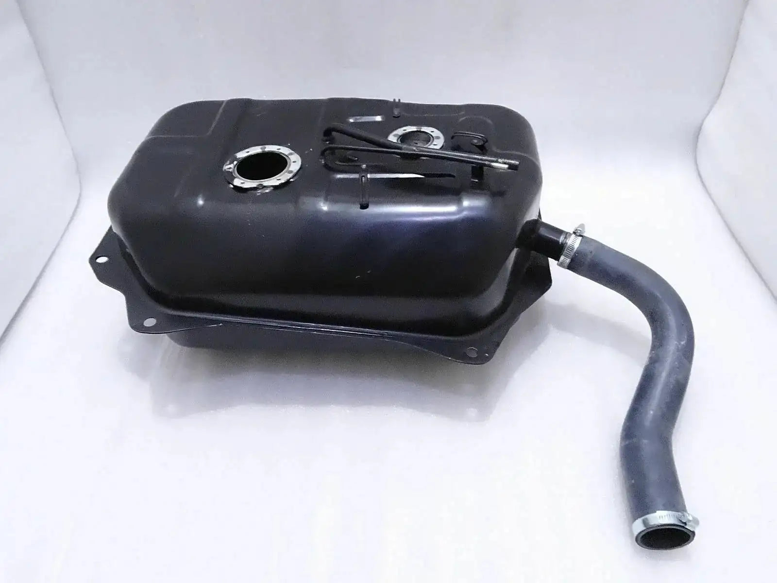 SUZUKI SJ 413 SAMURAI PETROL GAS FUEL TANK WITH HOSE PIPE