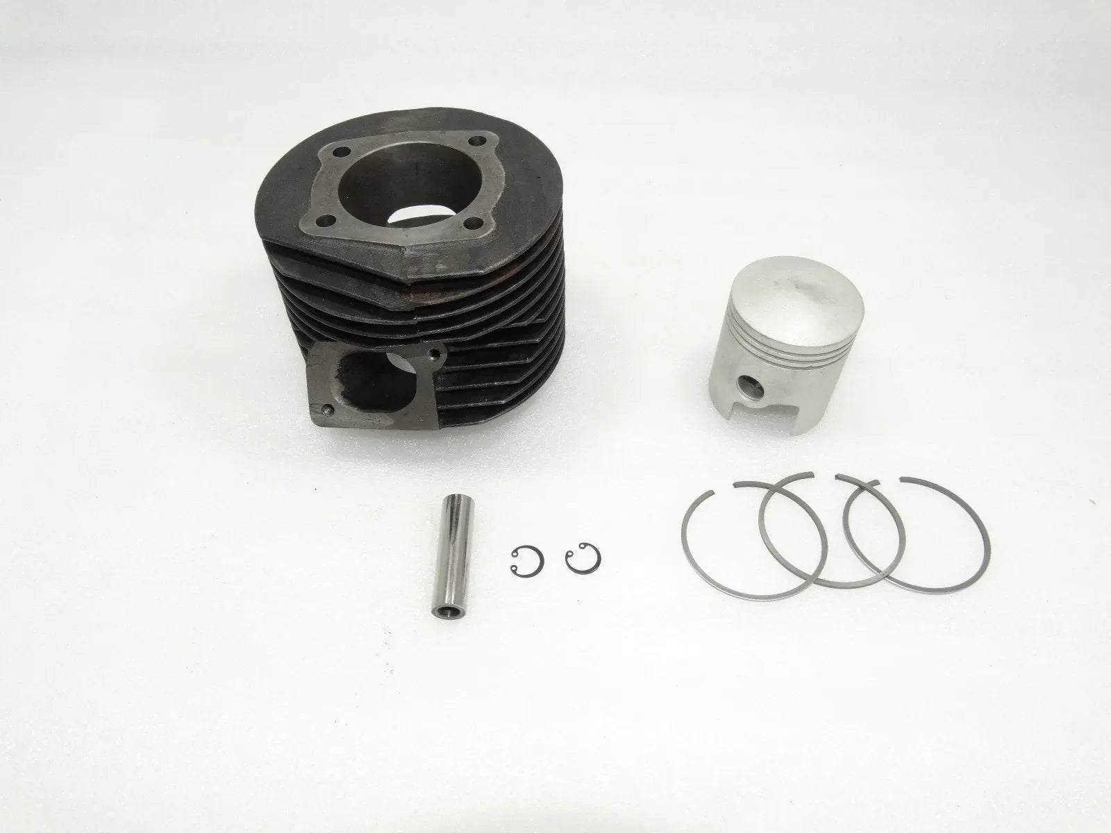 LAMBRETTA GP200 GENUINE CYLINDER PISTON KIT - StellerGear