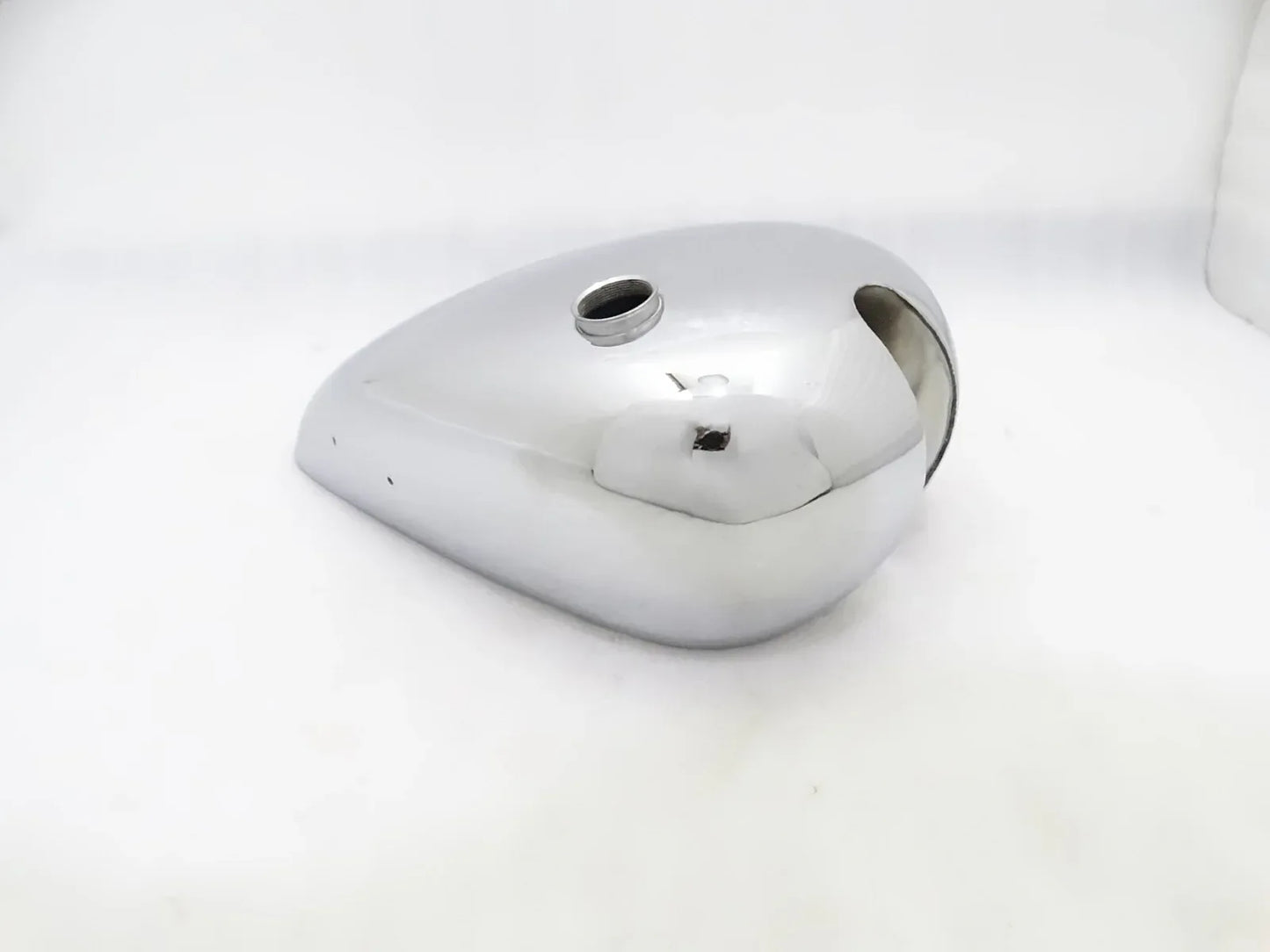 TRIUMPH 3HW CHROME PETROL TANK WITHOUT AIR CLEANER CUTAWAY - StellerGear