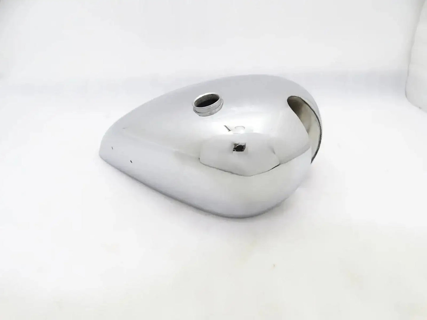 TRIUMPH 3HW CHROME PETROL TANK WITHOUT AIR CLEANER CUTAWAY - StellerGear