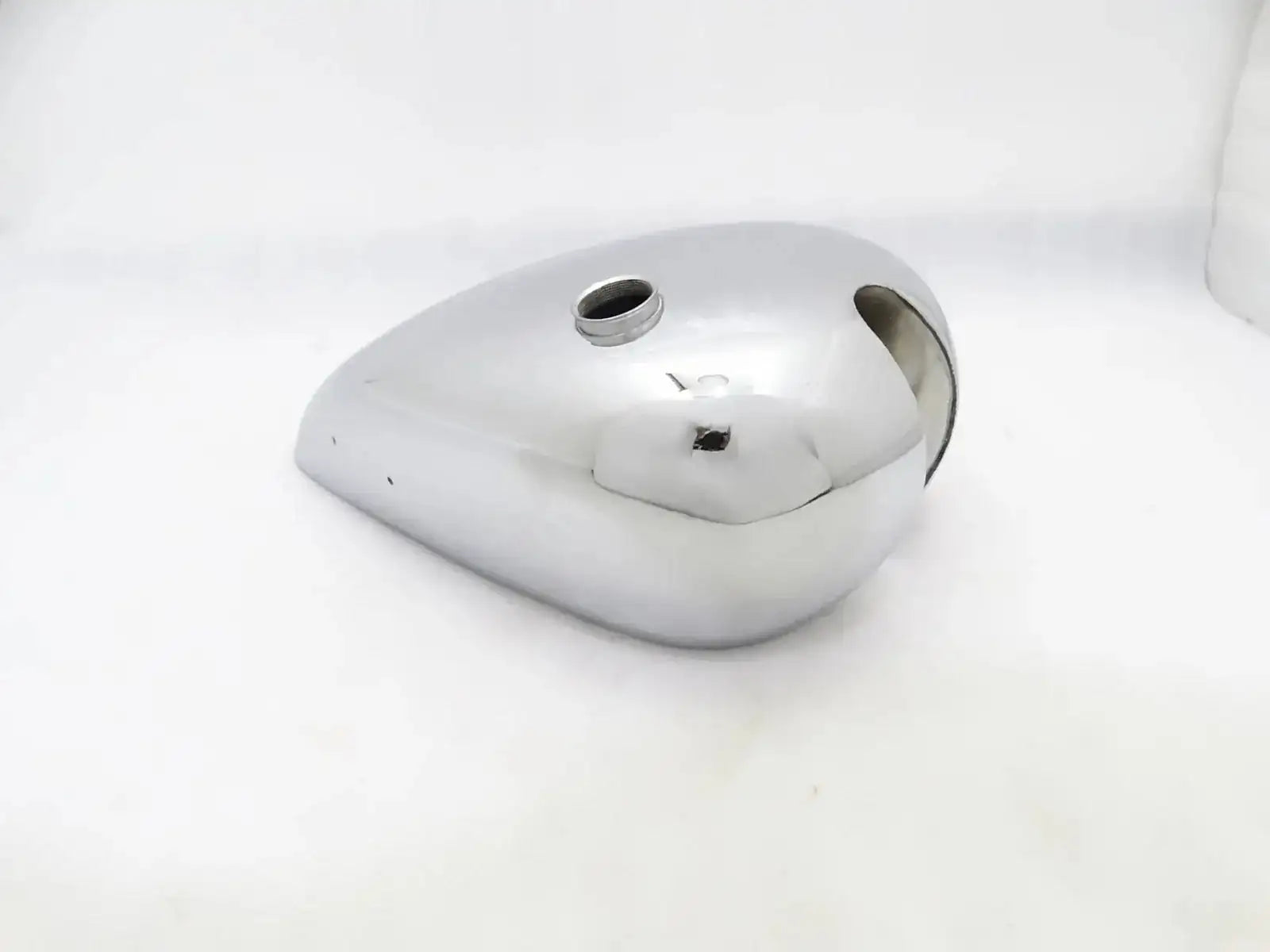 TRIUMPH 3HW CHROME PETROL TANK WITHOUT AIR CLEANER CUTAWAY - StellerGear