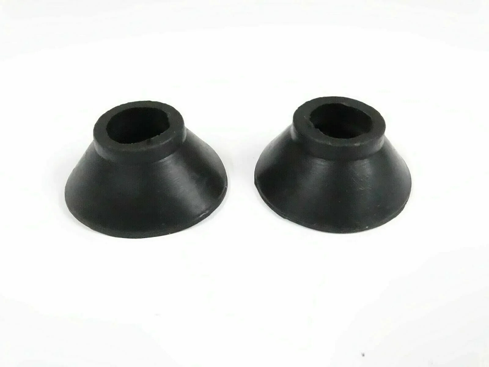 Durable tie rod rubber for tractors, essential part for steering, compatible with Steiner tractor parts Michigan
