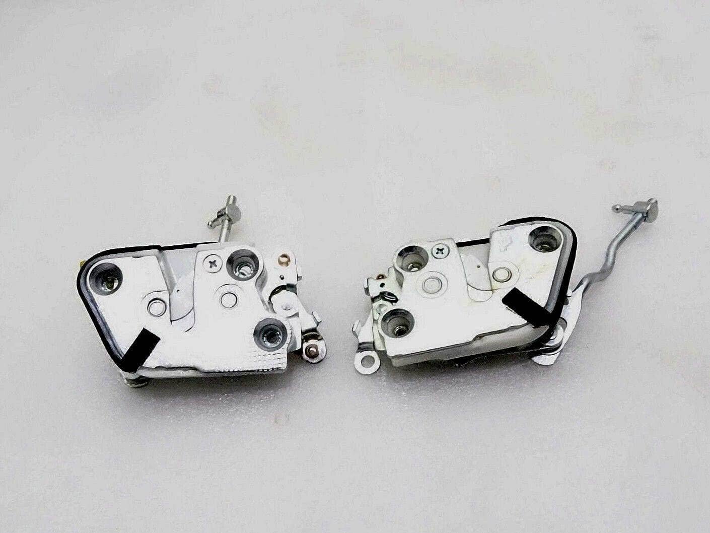 Suzuki Samurai door latch set with durable construction for reliable front door locking