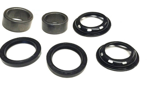 Suzuki Samurai rear axle oil seal kit including bearing retainer rings and seals