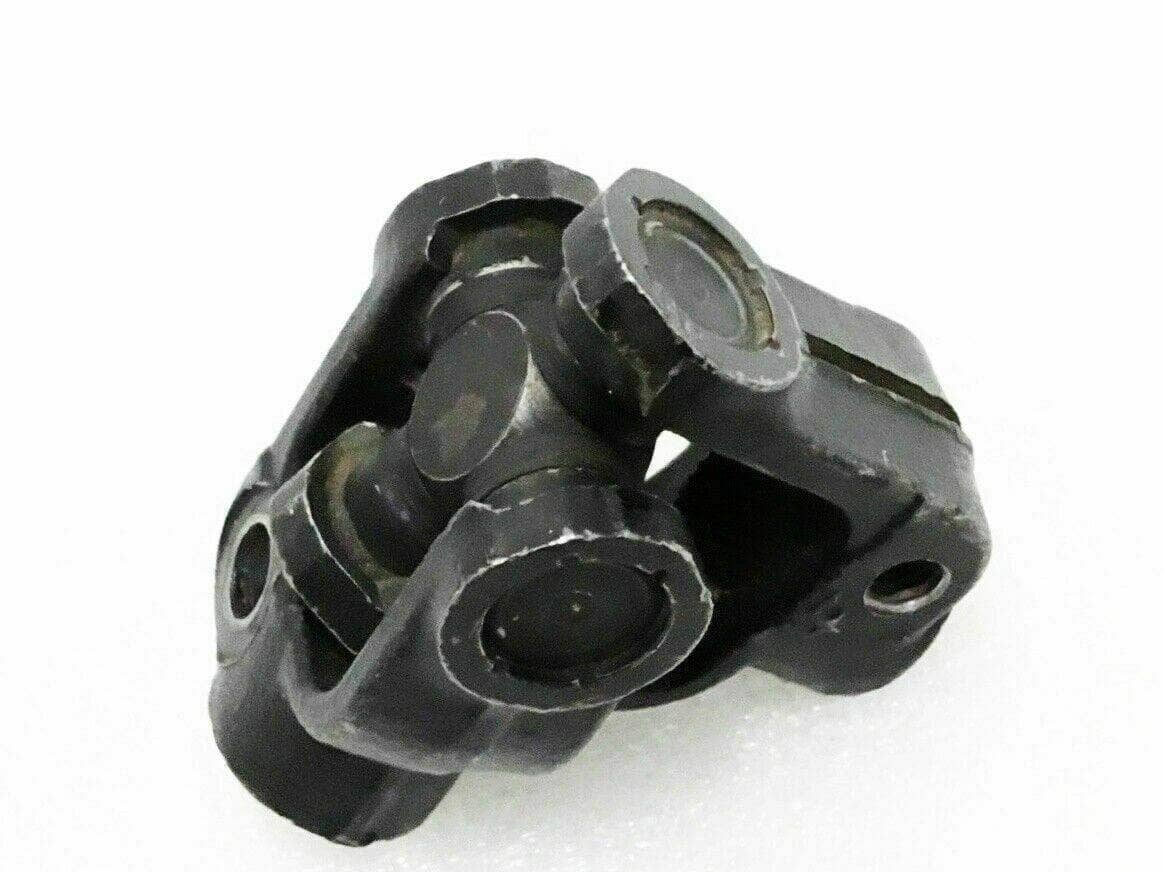 Suzuki Samurai steering cross joint for enhanced drivetrain performance