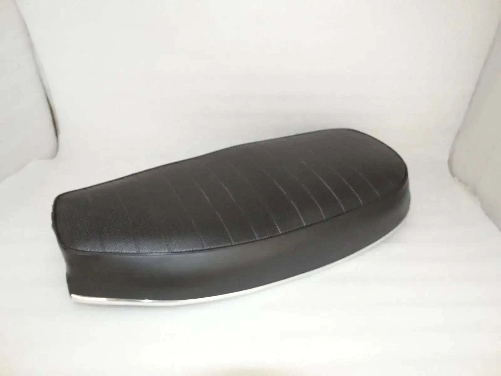 VINTAGE TRIUMPH T140 / TR7 DUAL SEAT - StellerGear