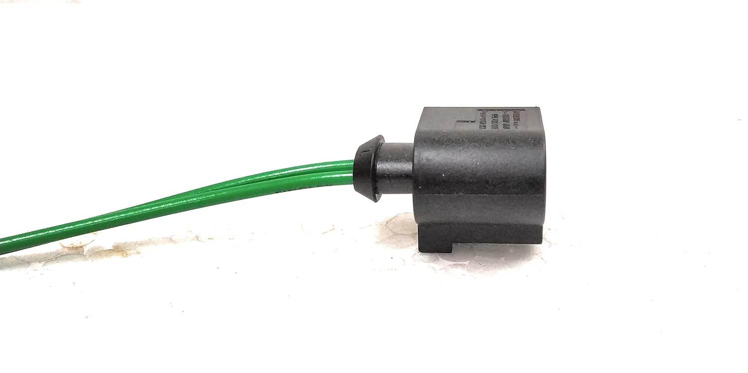 Volkswagen Vento fuel injector harness with durable connector and green wiring for reliable performance