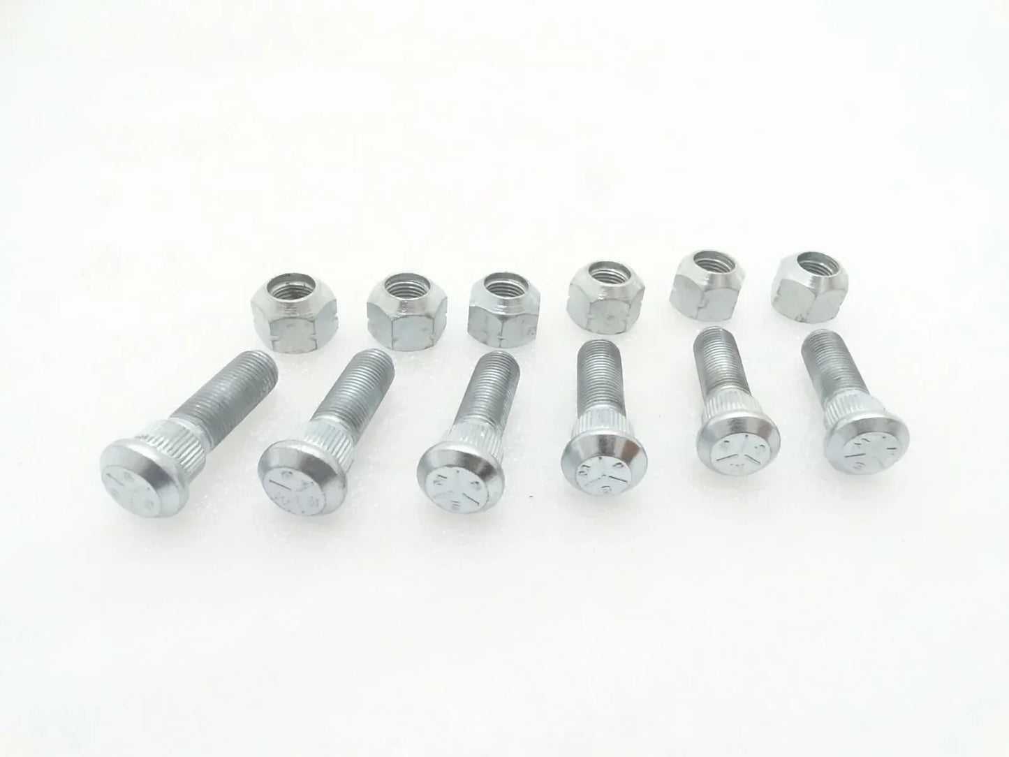 Set of 8 steel front wheel hub bolts and nuts, designed for optimal wheel bolts torque in vehicles